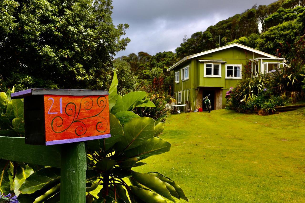 Toad Hall Baylys Beach Exterior photo